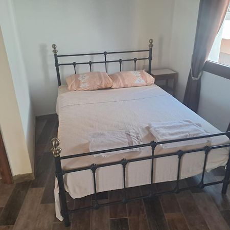 Magic Moon Guest House Famagusta  Bagian luar foto