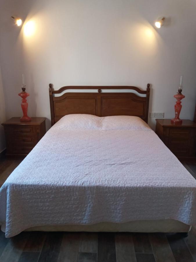Magic Moon Guest House Famagusta  Bagian luar foto