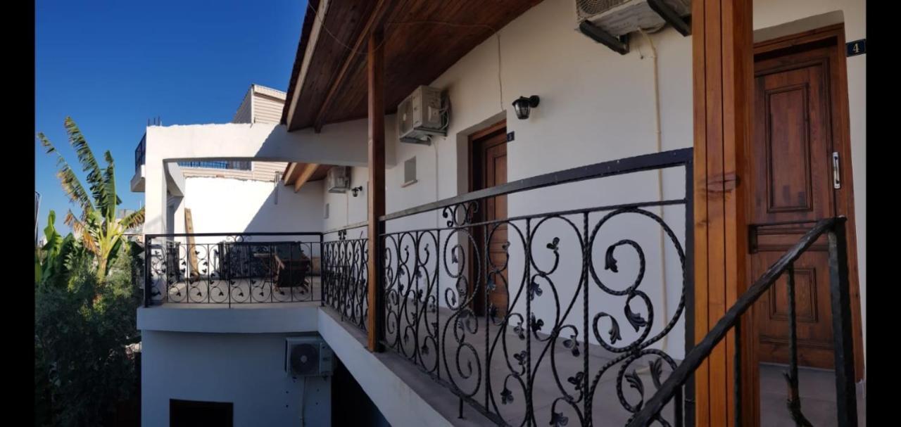 Magic Moon Guest House Famagusta  Bagian luar foto