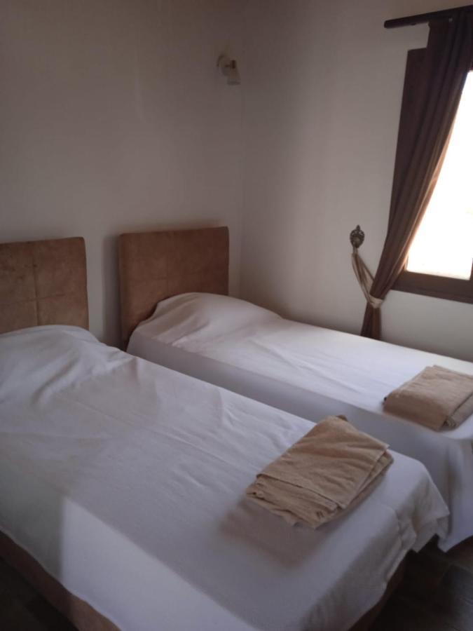 Magic Moon Guest House Famagusta  Bagian luar foto