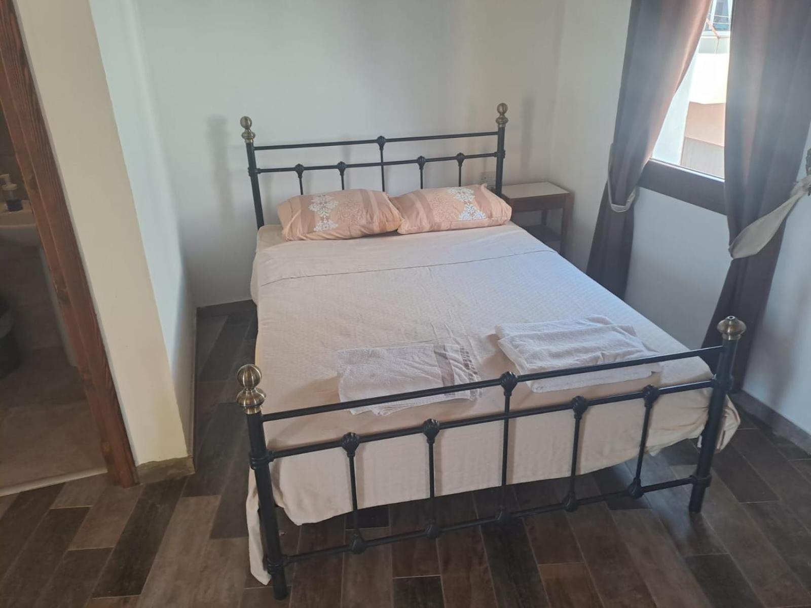 Magic Moon Guest House Famagusta  Bagian luar foto
