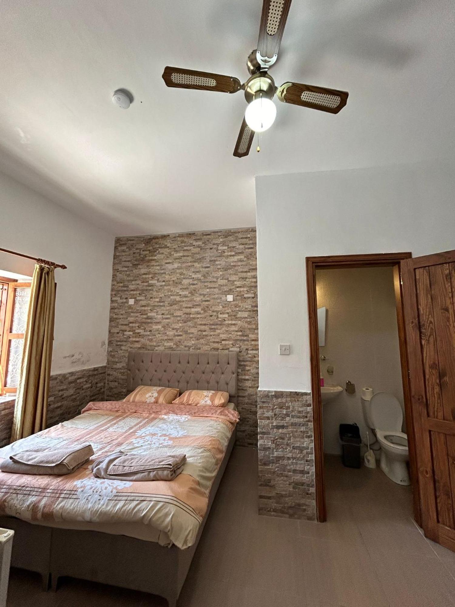Magic Moon Guest House Famagusta  Bagian luar foto