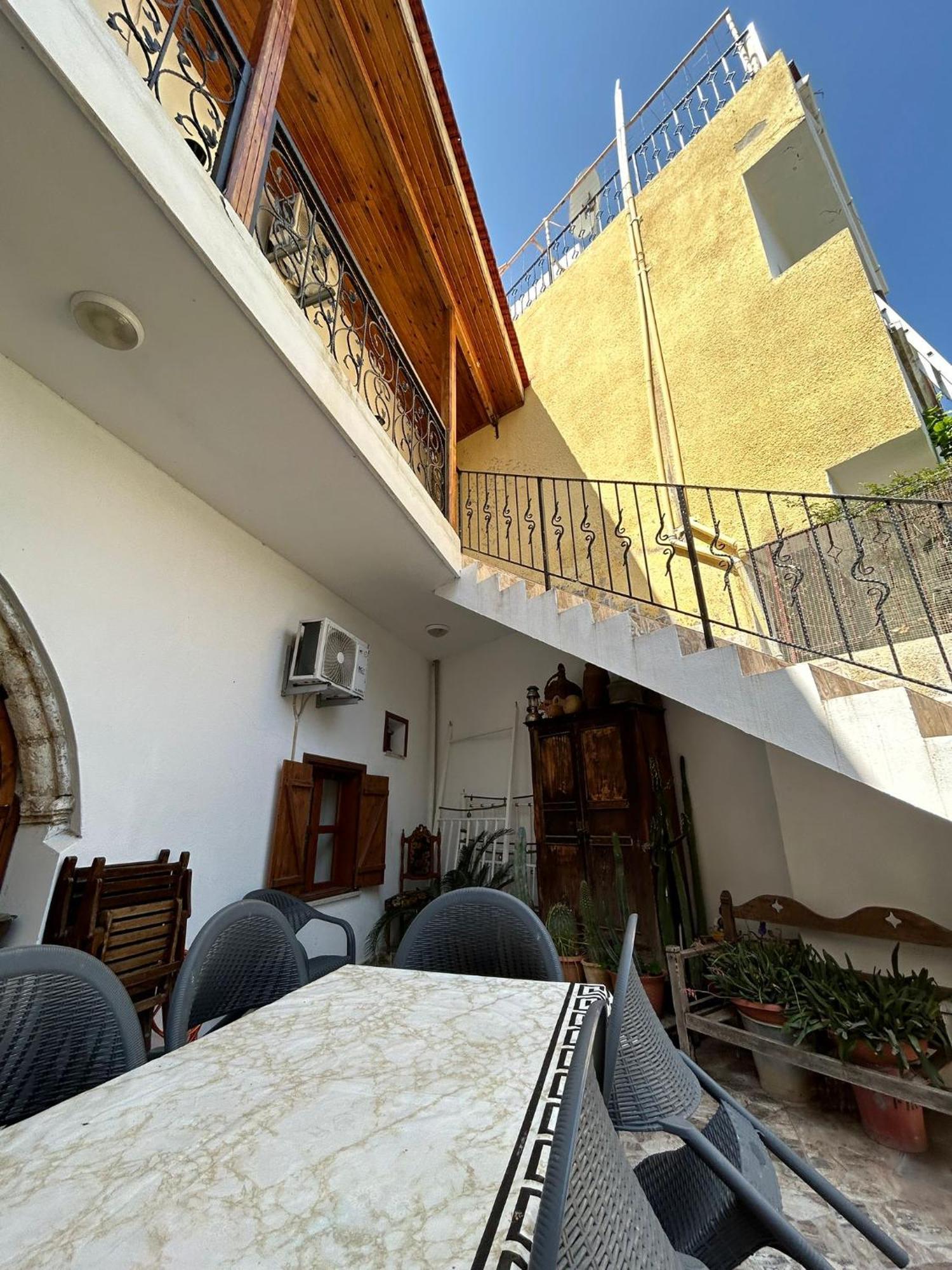 Magic Moon Guest House Famagusta  Bagian luar foto