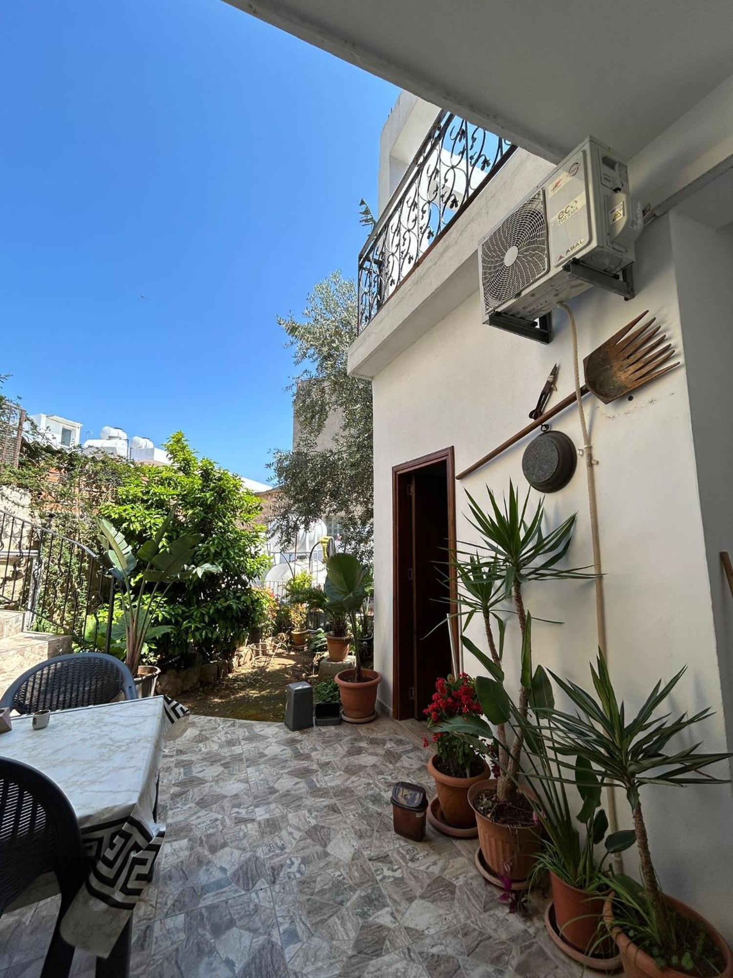 Magic Moon Guest House Famagusta  Bagian luar foto