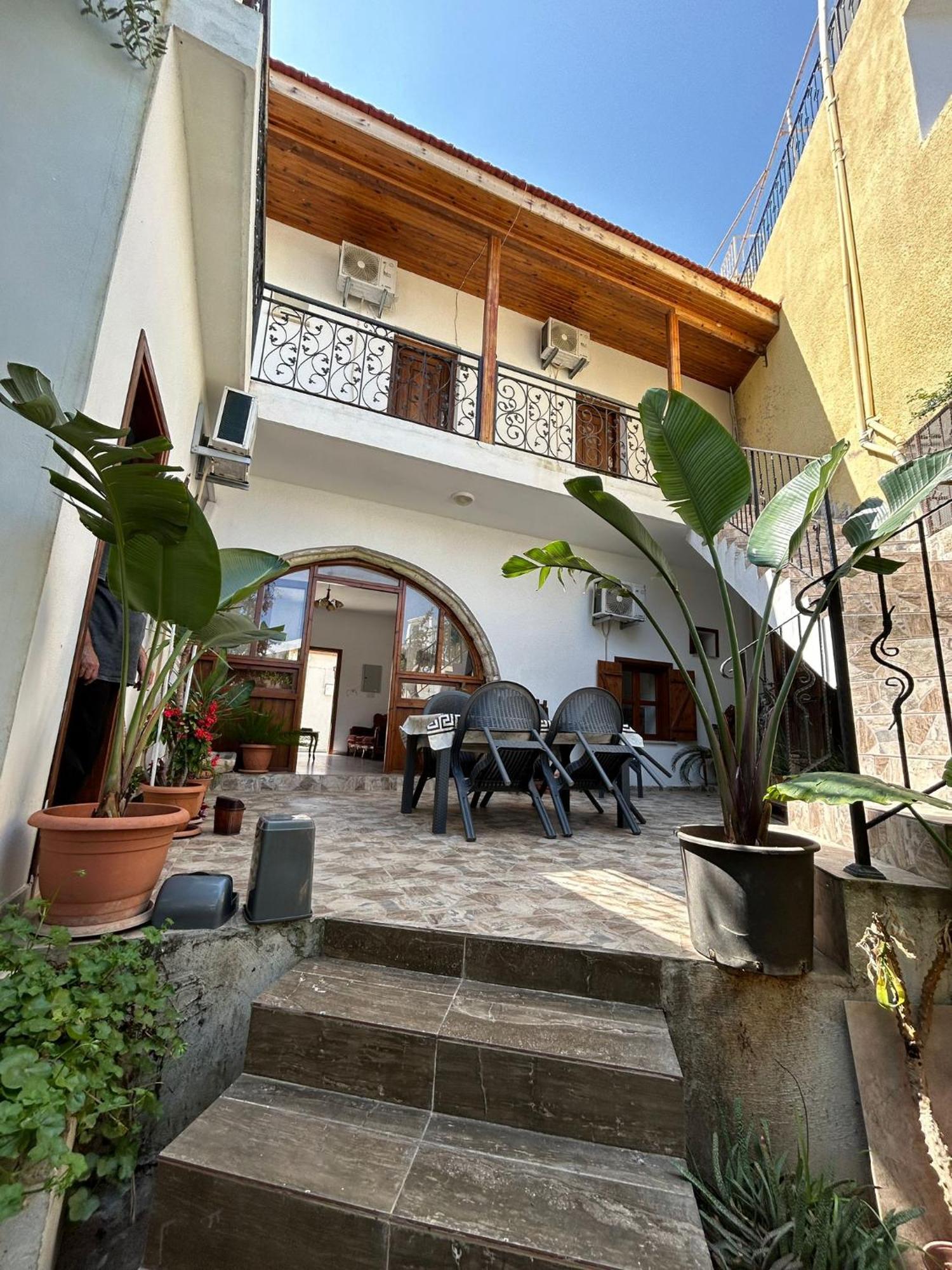 Magic Moon Guest House Famagusta  Bagian luar foto