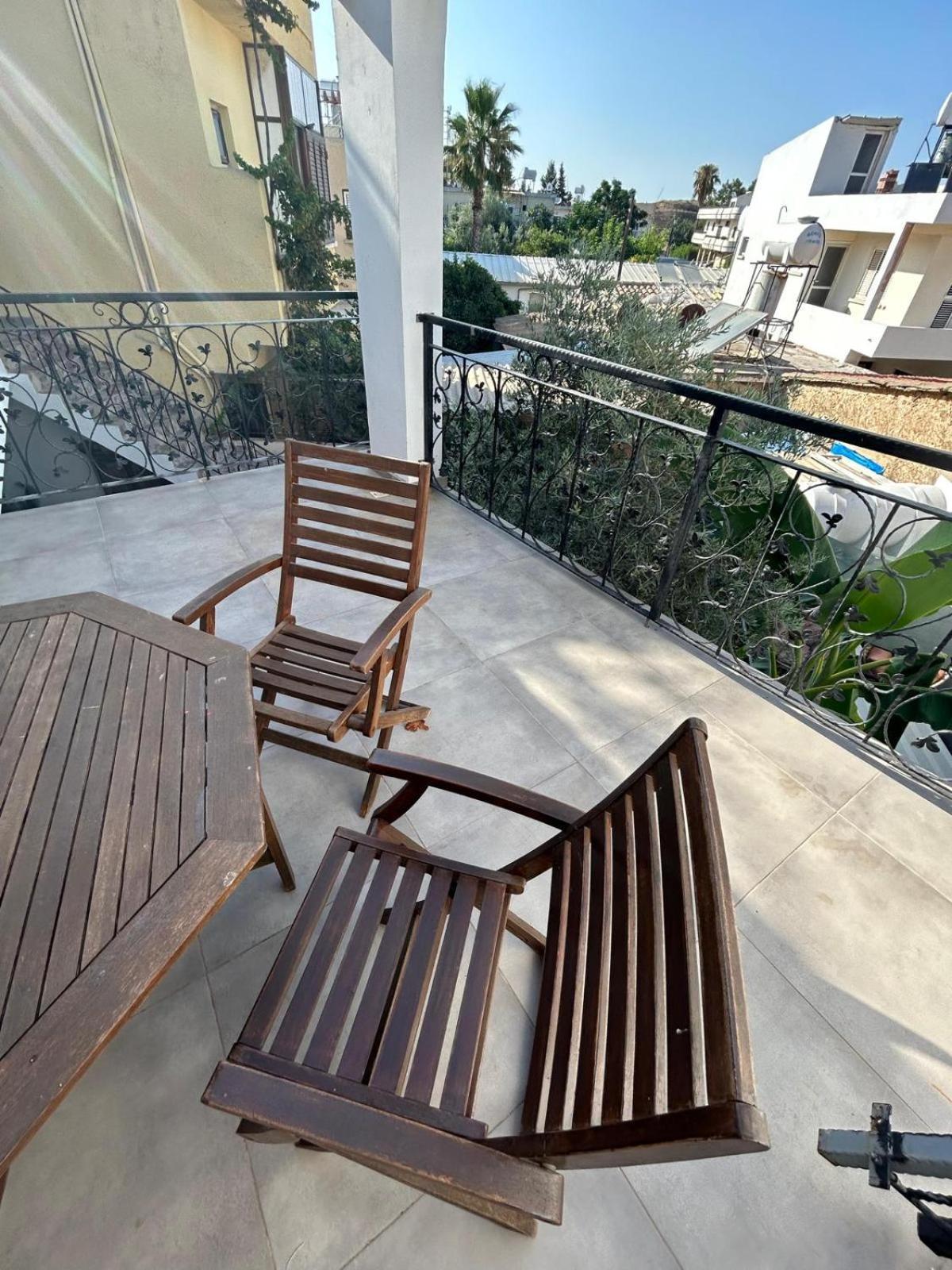 Magic Moon Guest House Famagusta  Bagian luar foto